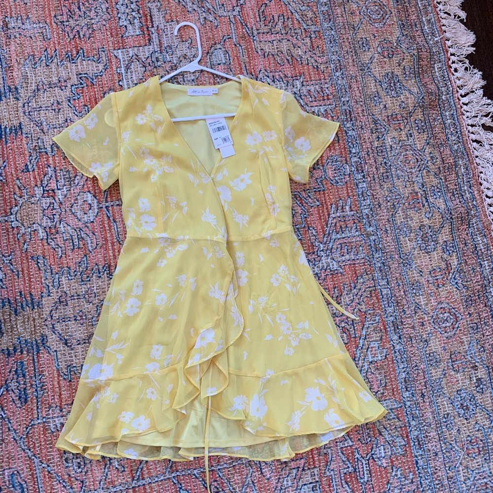 Floral Wrap Dress - Picture 3 of 6